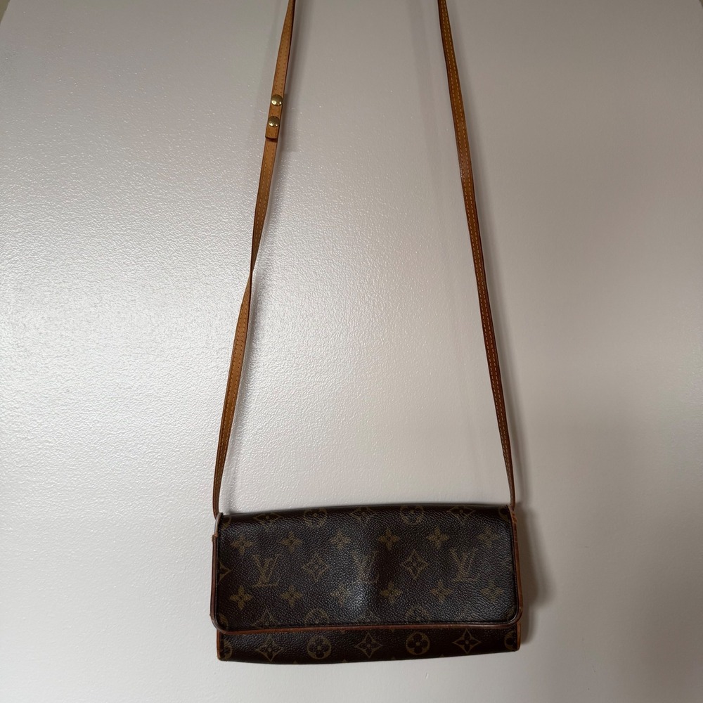 Louis Vuitton Monogram Pochette Twin Crossbody Bag Classic Vintage Brown OS COA - Picture 2 of 12